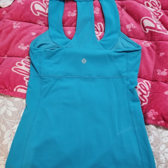 Lulumon Sports top. - Picture 2 of 2